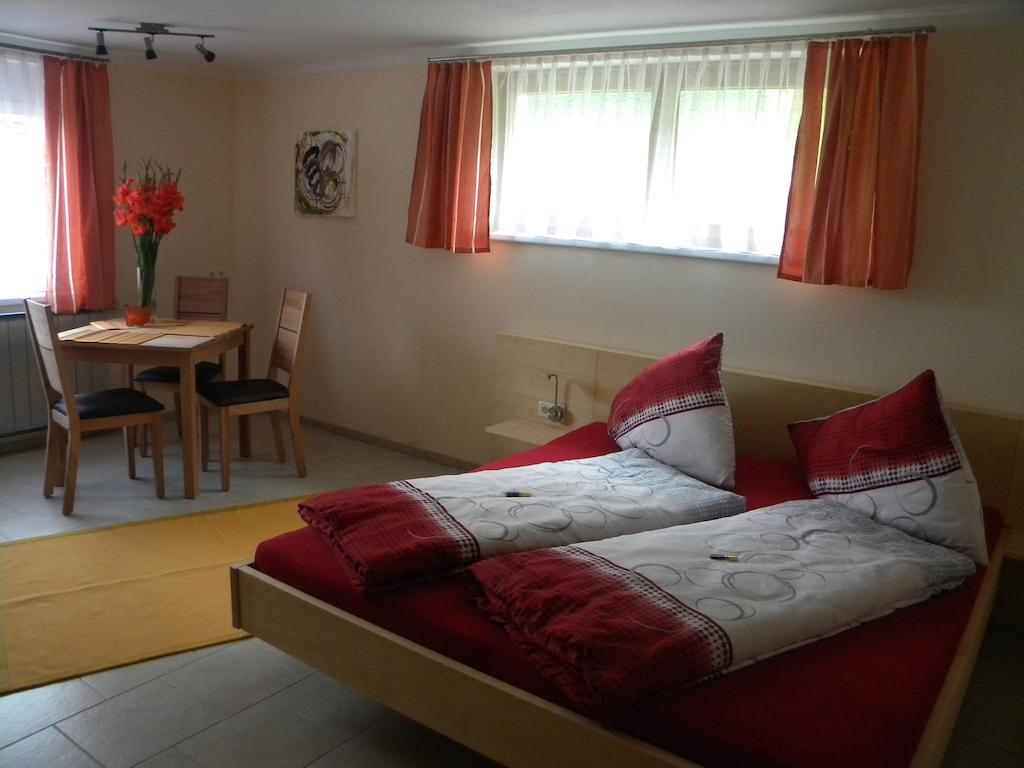 Haus Kinsperger Apartment Klosterle am Arlberg Bilik gambar