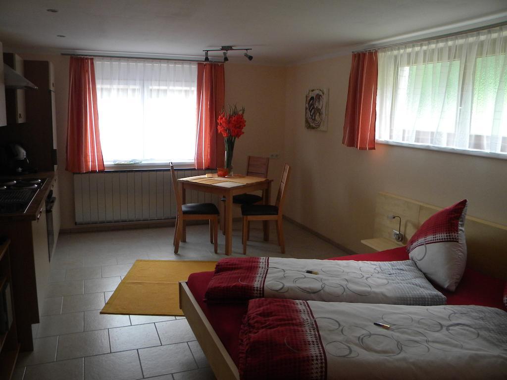 Haus Kinsperger Apartment Klosterle am Arlberg Bilik gambar