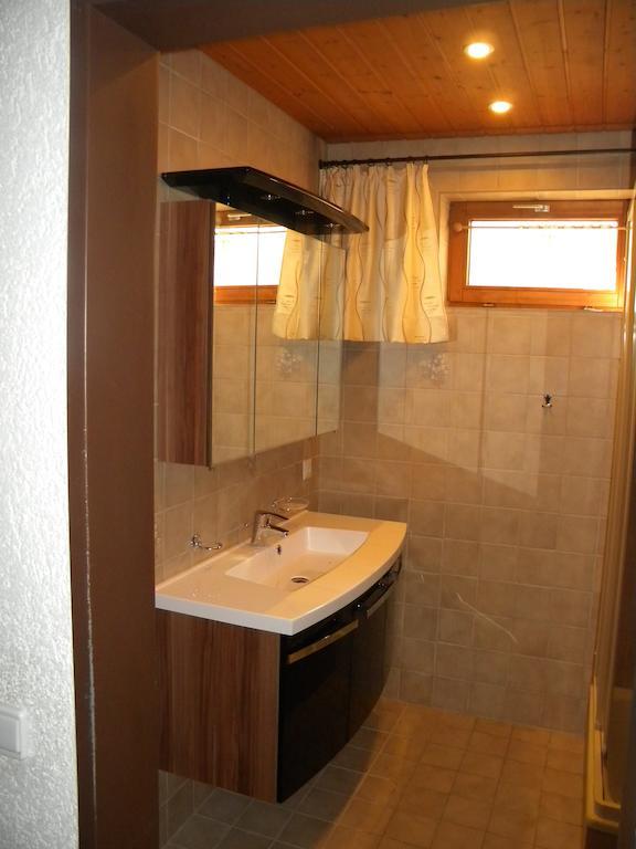 Haus Kinsperger Apartment Klosterle am Arlberg Bilik gambar